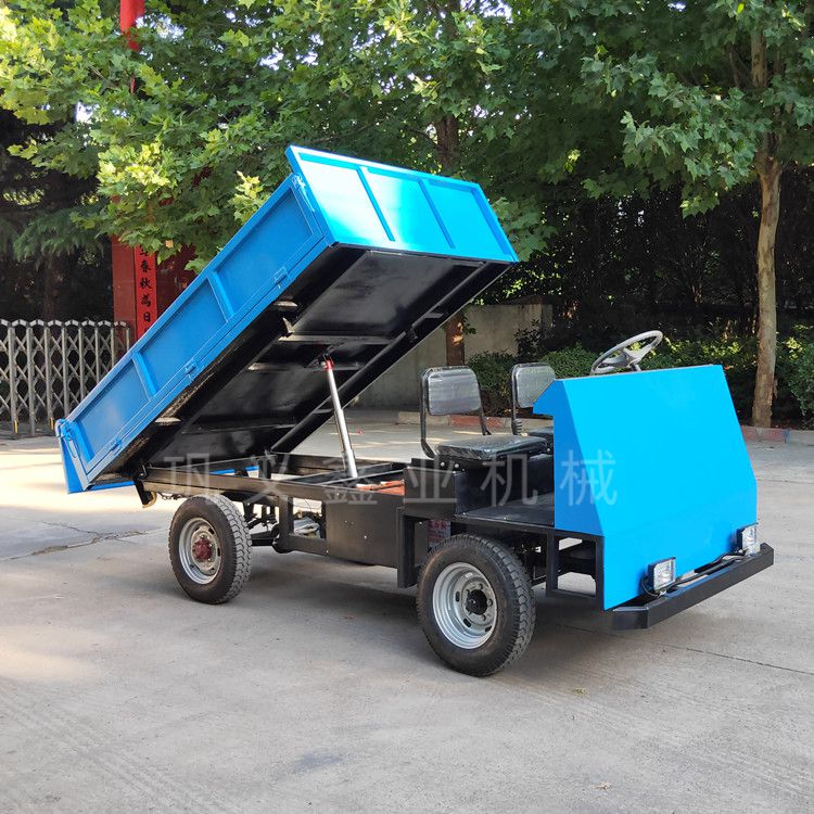 加長(zhǎng)加寬四輪電動(dòng)平板車成為企業(yè)搬運(yùn)新寵兒